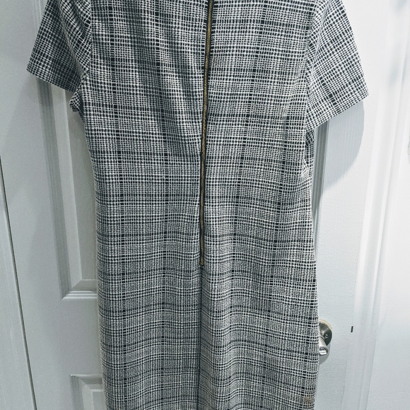Calvin Klein Tweed dress with short sleeves - Picture 5 of 5